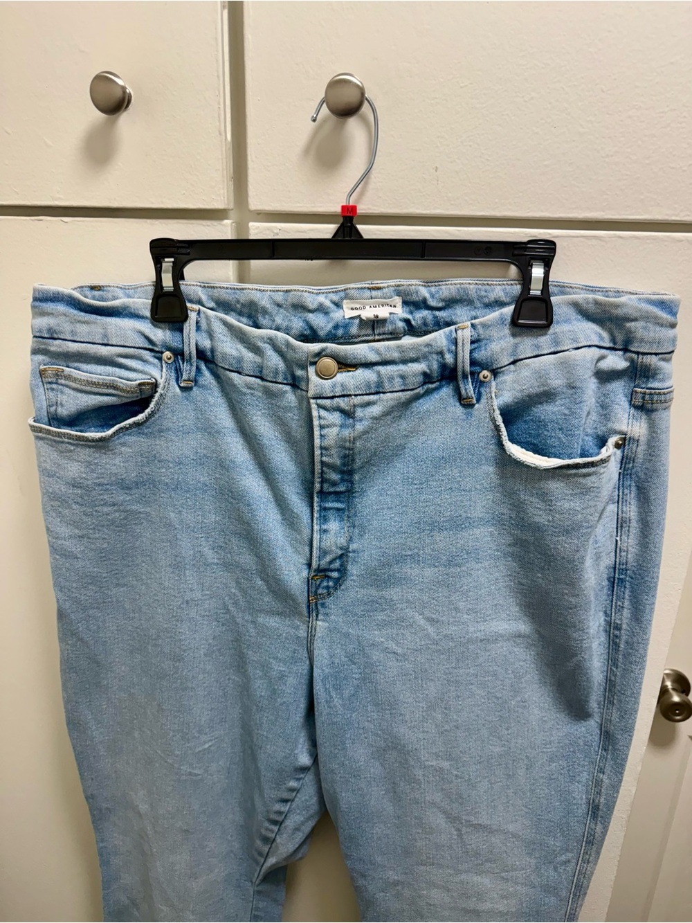 Good American Light Wash Cropped Raw Hem Jeans Size 18 - Picture 2 of 6